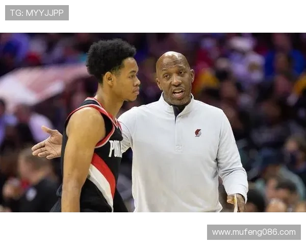 交易压哨官宣引爆全场焦点新援加盟打破休赛期沉寂风云再起格局生变