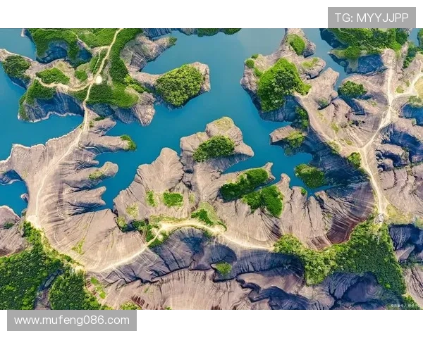 无人机摄影视角下的城市山川与自然风光创新表达探索创新路径研究 - 副本 (3) 无人机摄影视角下的城市山川与自然风光创新表达探索创新路径研究 - 副本 (3)