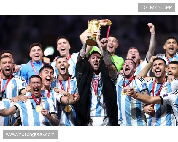 梅西加冕时刻见证传奇封王的荣耀之夜与阿根廷圆梦世界杯巅峰篇章 - 副本 (2)