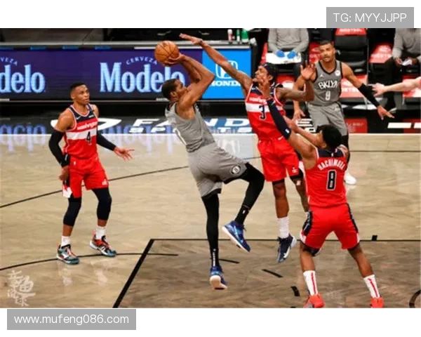 全新视角解读篮球赛事热点评论与赛场瞬间精彩分析 - 副本 - 副本 (2) 全新视角解读篮球赛事热点评论与赛场瞬间精彩分析 - 副本 - 副本 (2)